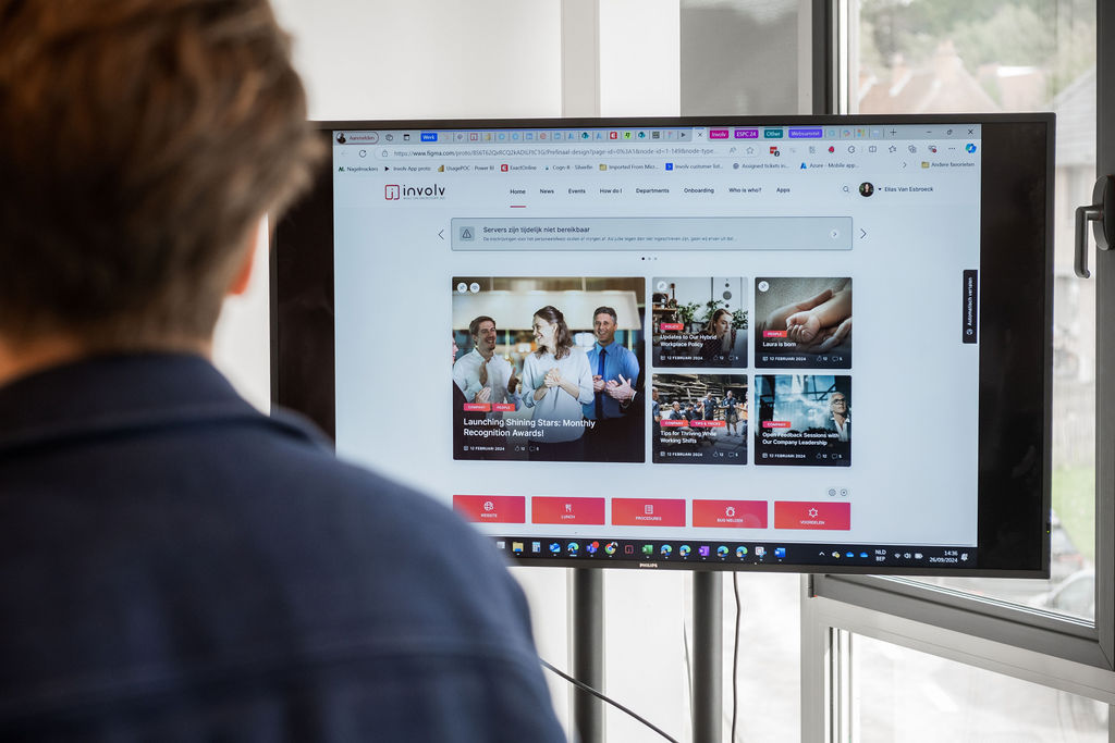 Communicatieverantwoordelijke stelt een pushbericht op in het Involv intranet